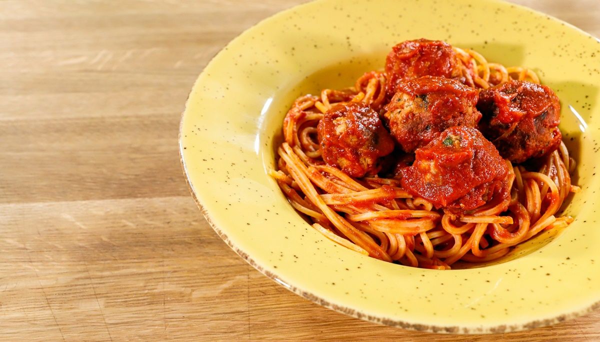 Spaghetti con polpette: la ricetta di Chef Deg per un primo piatto perfetto